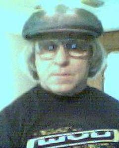 Man, 79. kneehibutch883