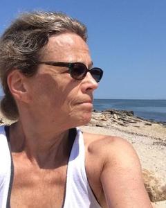Woman, 72. Laughoutloud55
