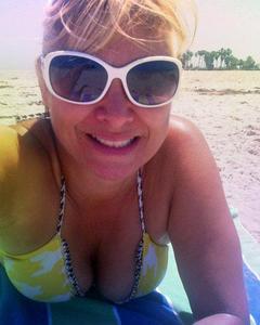 Woman, 59. munchkie65