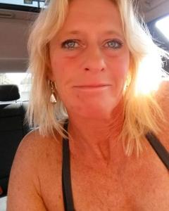 Woman, 44. Nikki1425