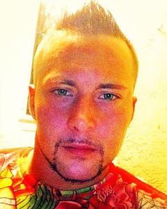 Man, 34. Benni_Styles