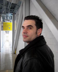 Man, 43. buyingastairwa