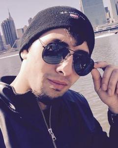 Man, 32. SamK784886