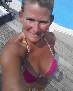 Woman, 55. Jeepgirl45