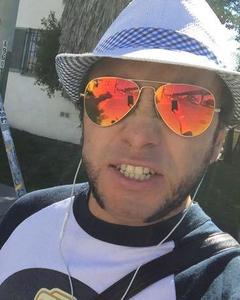Man, 42. Lepozue