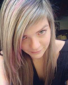 Woman, 44. Dora0117758