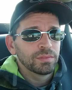Man, 43. Cutting_carl