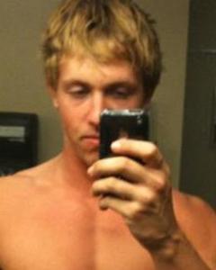 Man, 34. IanHol