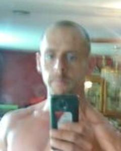 Man, 49. timrum