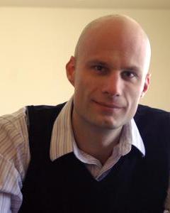 Man, 49. voltage75