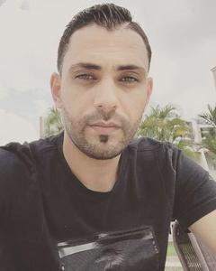 Man, 43. iesco