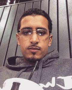 Man, 30. Loupe_ali