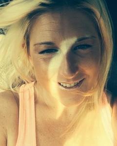 Woman, 42. blondeandbrain