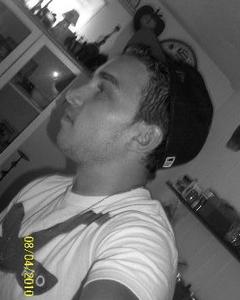 Man, 37. Cstrait