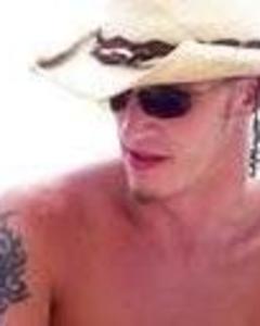 Man, 44. Benjialdean