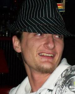 Man, 40. Long_Fellow967