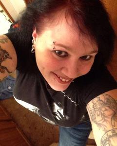 Woman, 47. Piglett32278