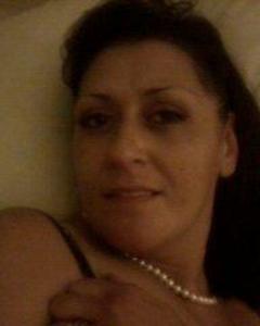 Woman, 57. kneenaanii