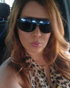 Woman, 44. yyurew