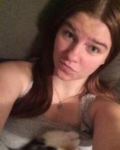 Woman, 32. ArielMercado3