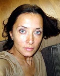 Woman, 62. PiercingEyes70