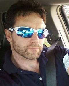 Man, 54. rededge540t