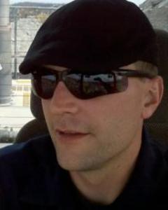 Man, 44. uptoitru