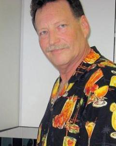 Man, 70. shefphil