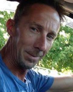 Man, 55. Hamernnails