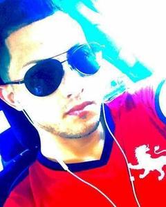 Man, 40. Julian20157633
