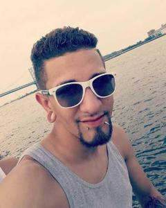 Man, 30. DANNY2156661