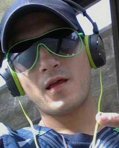 Man, 44. rainen1012252